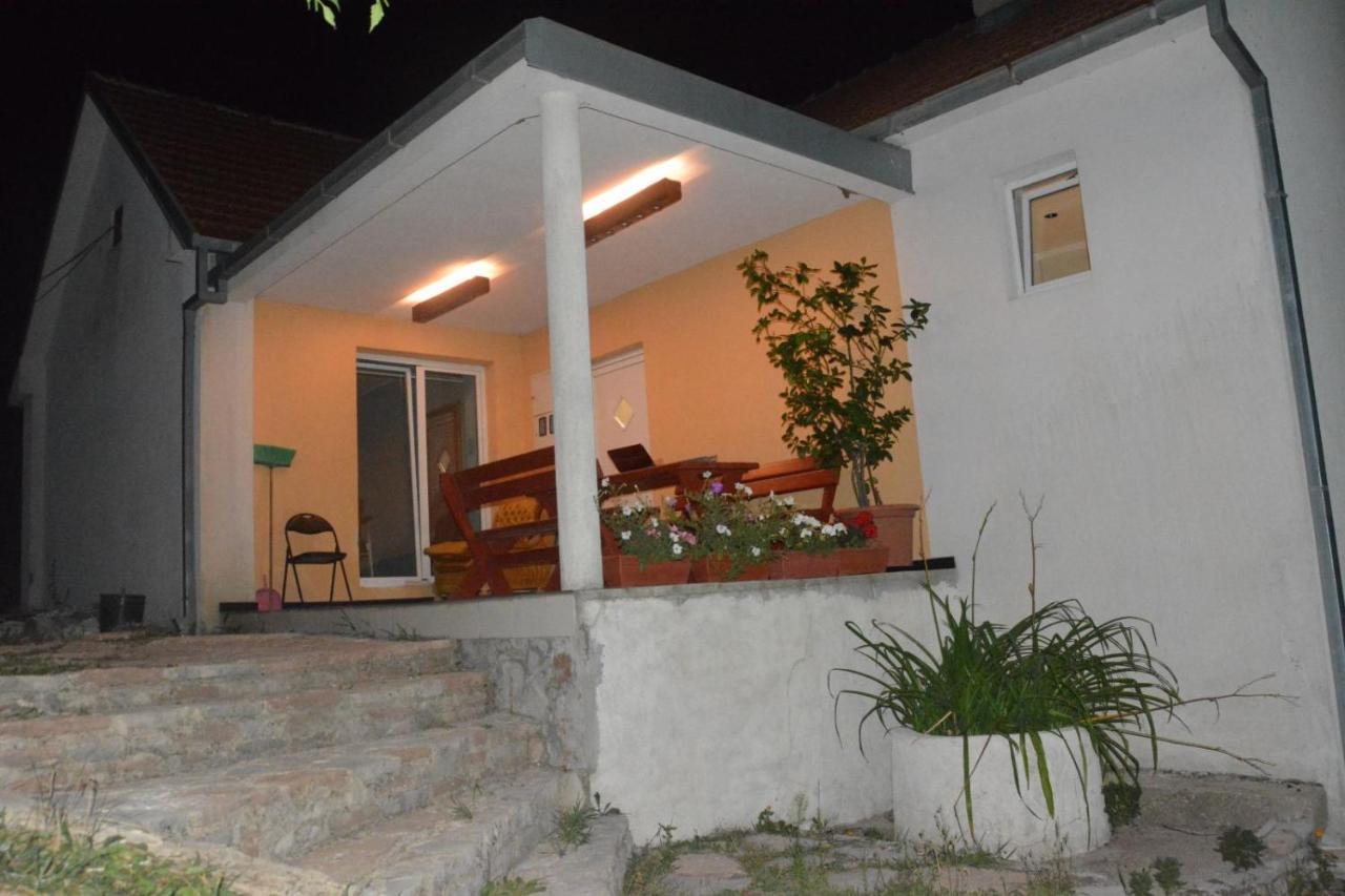 Gazdinstvo Tadic Guest House Nikšić Eksteriør bilde